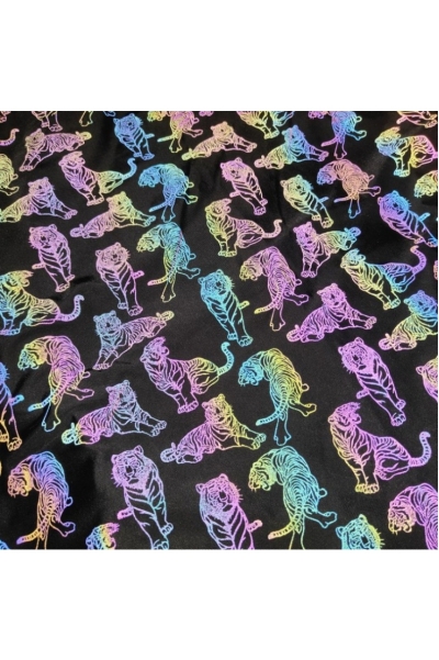 DG-CW  Multicolor Printed Reflective Stretch Fabric  Yoga Clothing  Iridescent Reflective Fabric  Silver Print Reflective Fabric  Size: Width 1.45m  Thickness: 0.45mm  Material: 100% Polyester / Polyester-Cotton / Polyester-Spandex  Reflectivity: 330-420  detail view-4